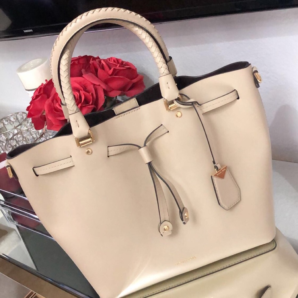 MICHAEL KORS HANDBAG